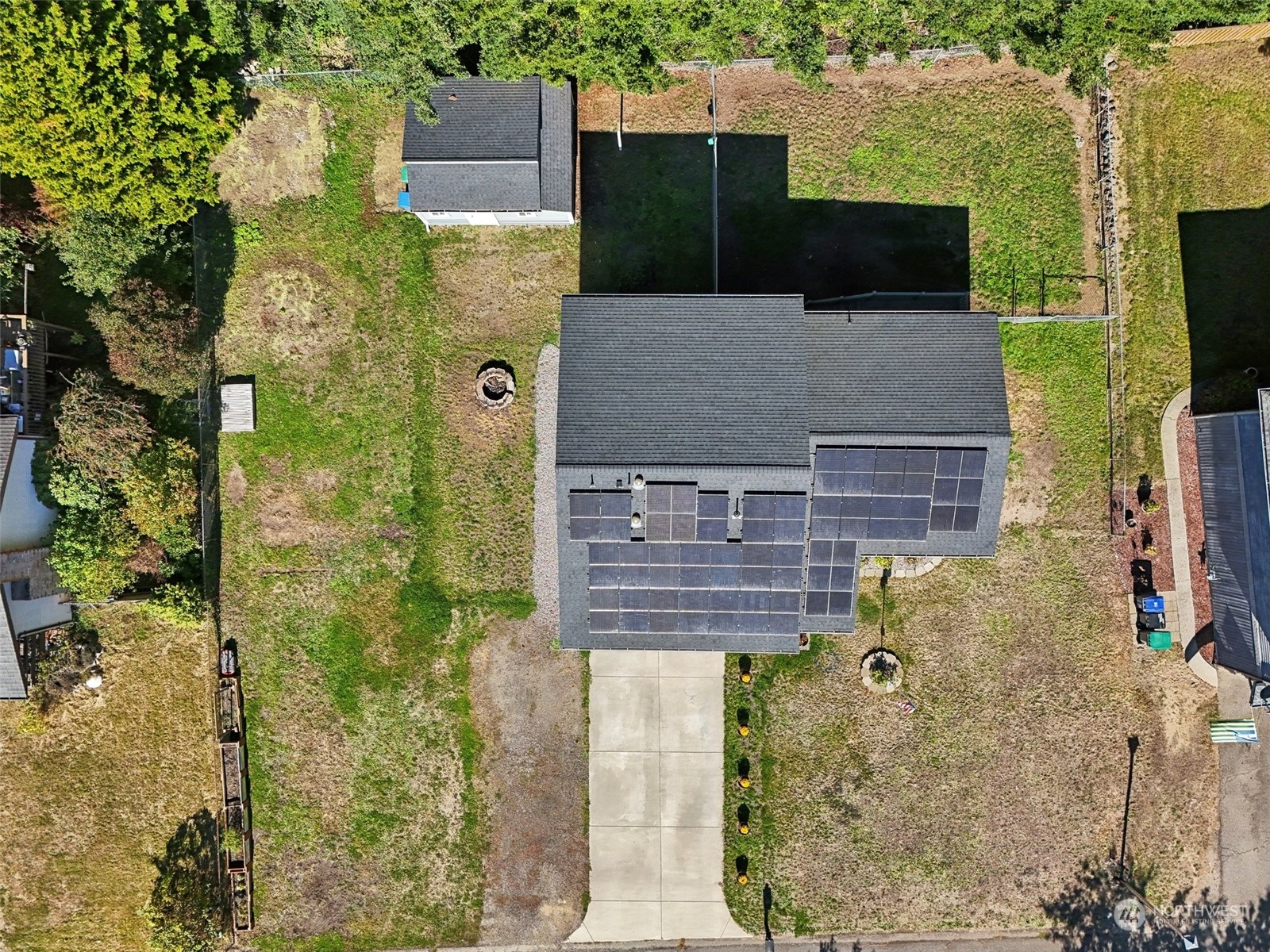 2826 NE Fernwood Court