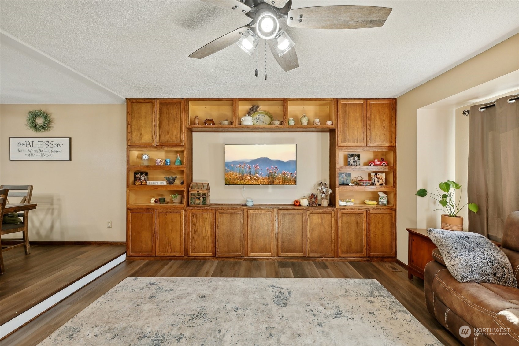 2826 NE Fernwood Court