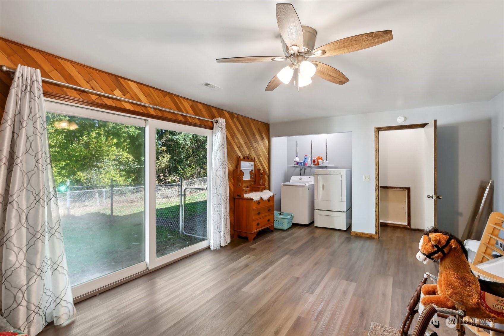 2826 NE Fernwood Court