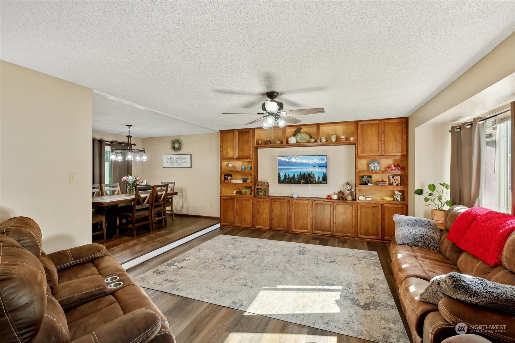 2826 NE Fernwood Court