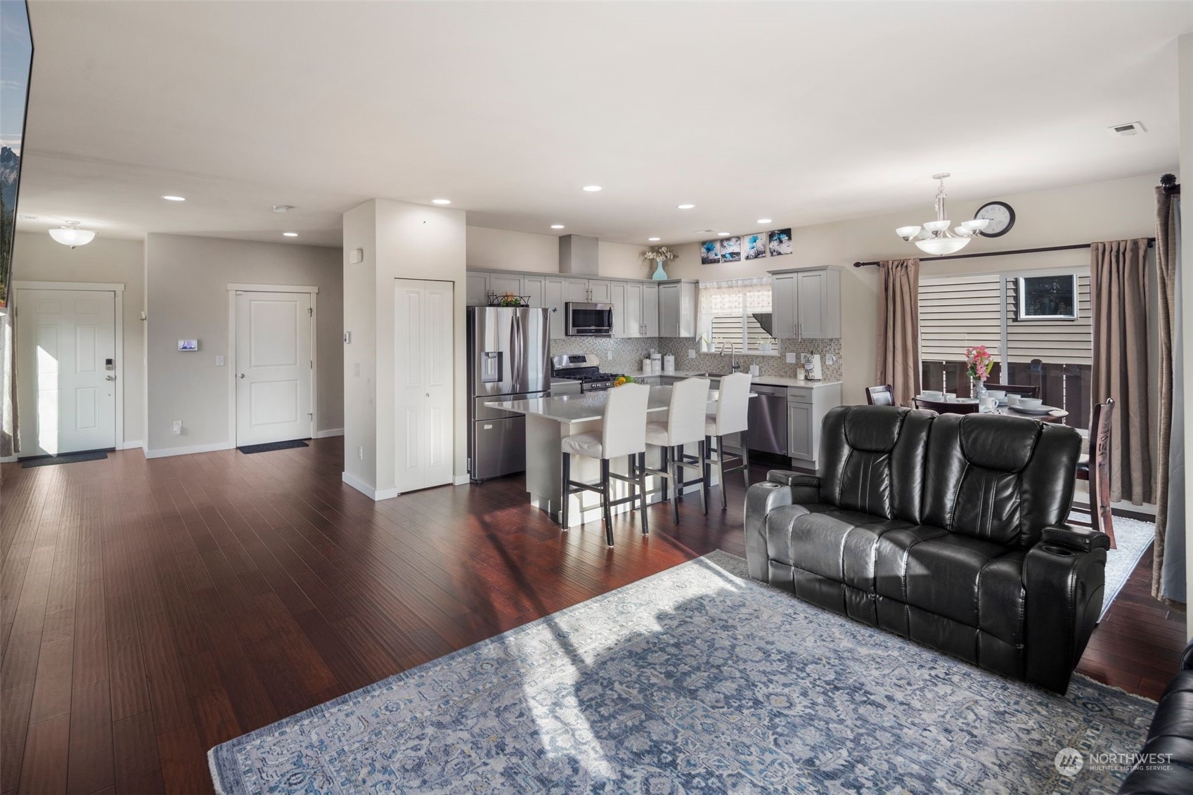 1074 42nd Court NE