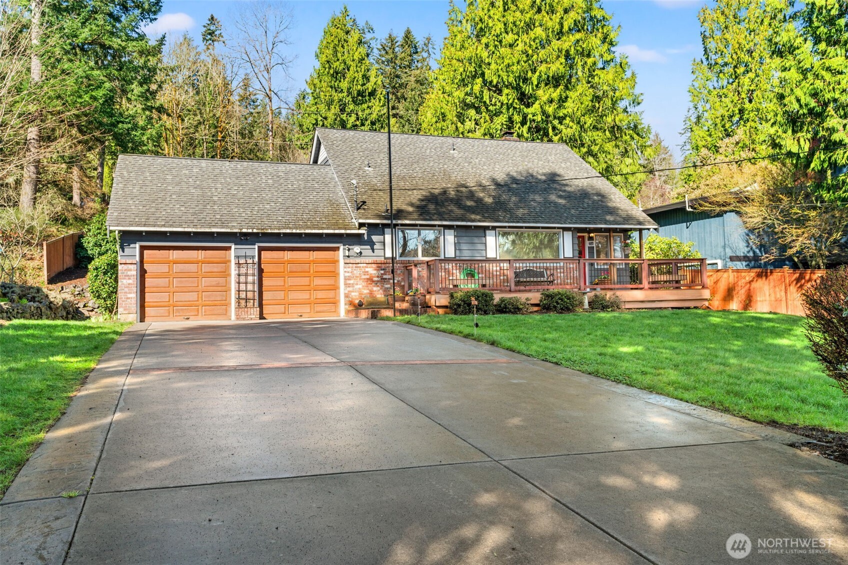 754 Sunrise Place SW