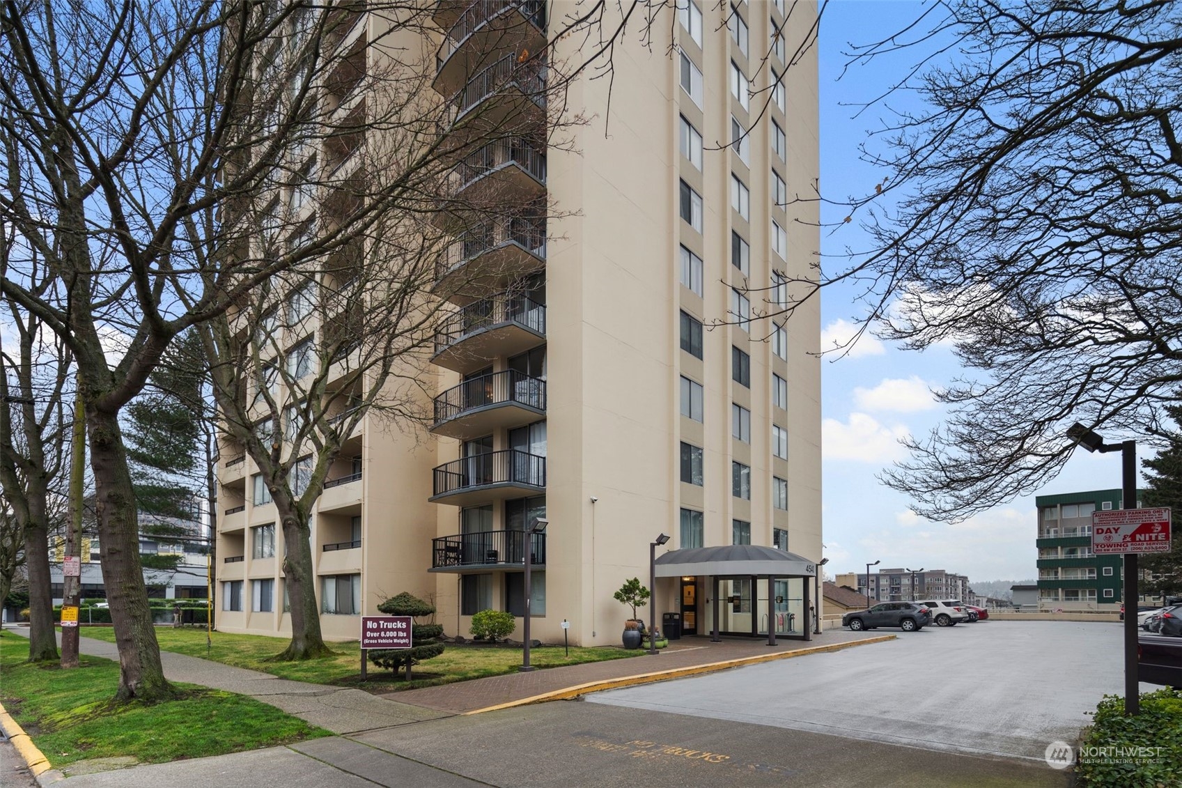 4540 8th Avenue NE Unit: 506