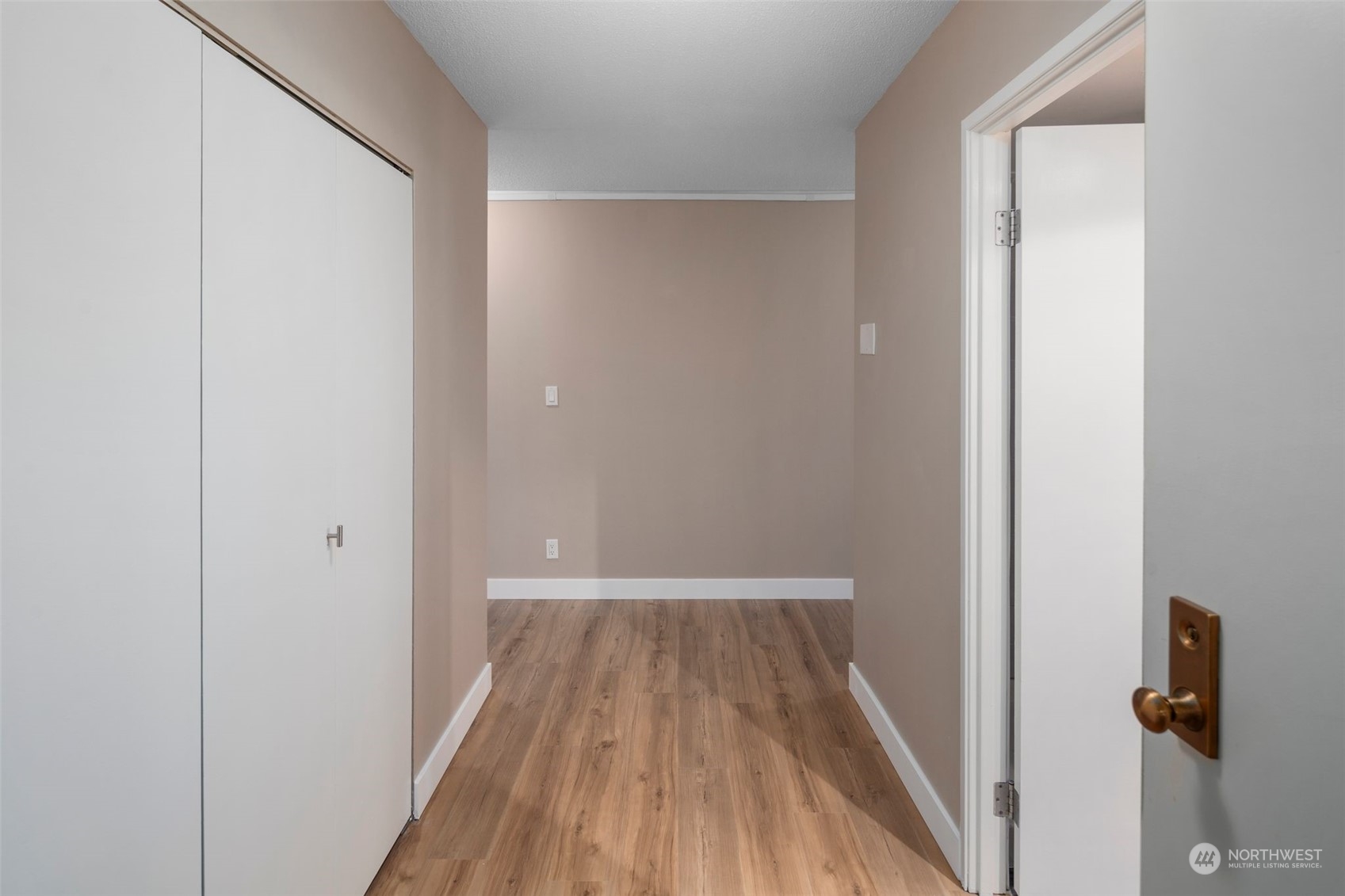 4540 8th Avenue NE Unit: 506