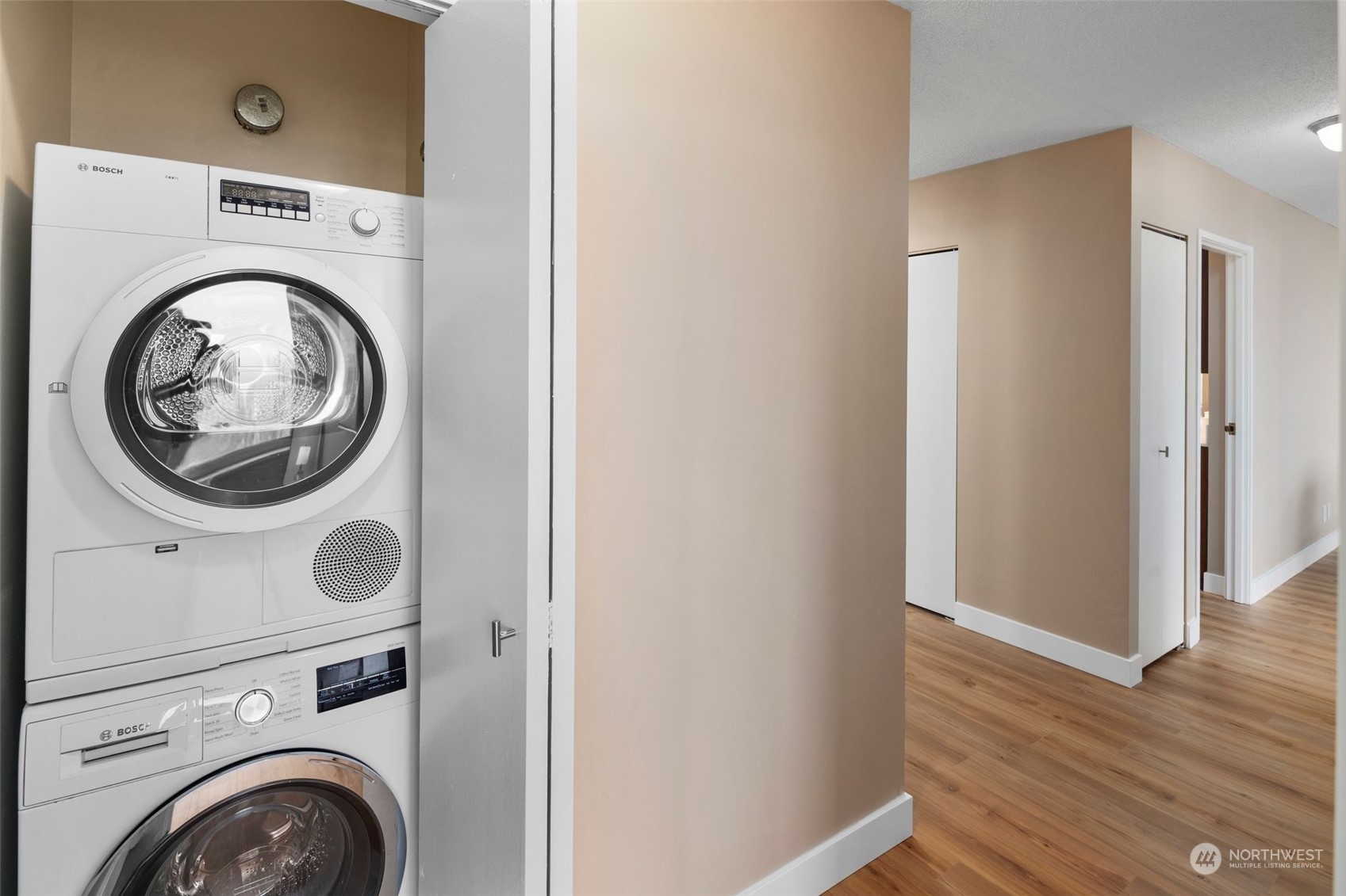 4540 8th Avenue NE Unit: 506