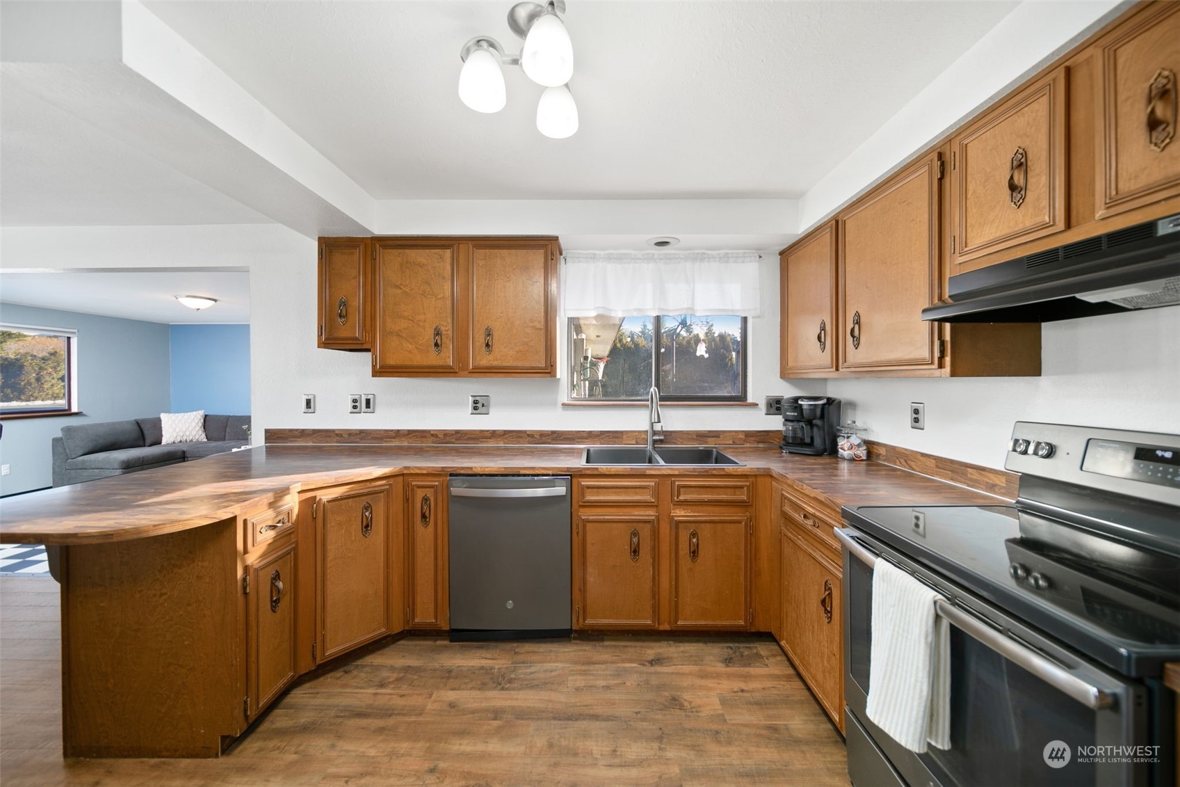 712 France Street NE