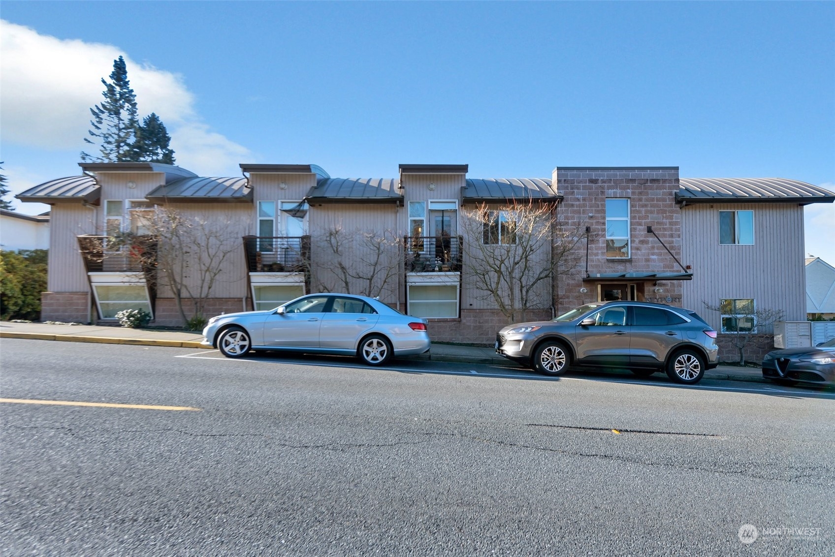 654 5th Avenue S Unit: 101