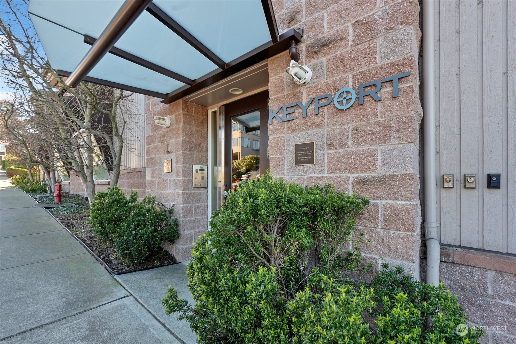 654 5th Avenue S Unit: 101