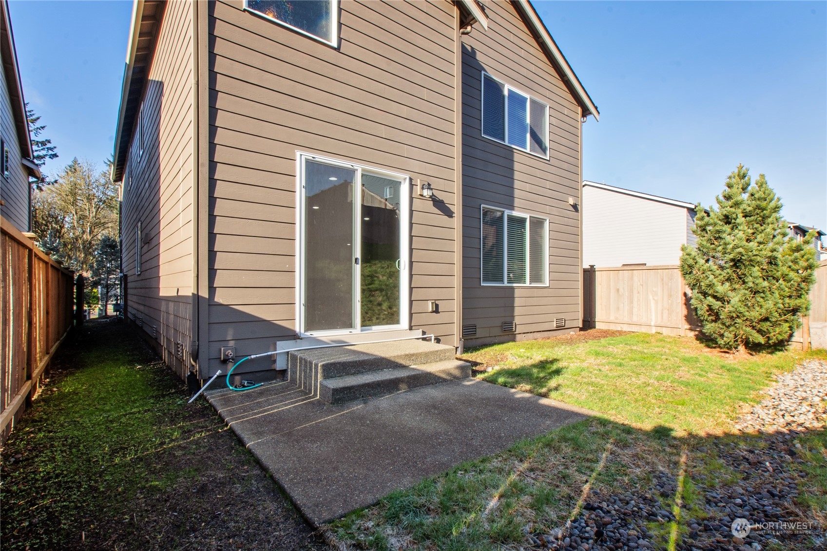 2906 Fiddleback Street NE