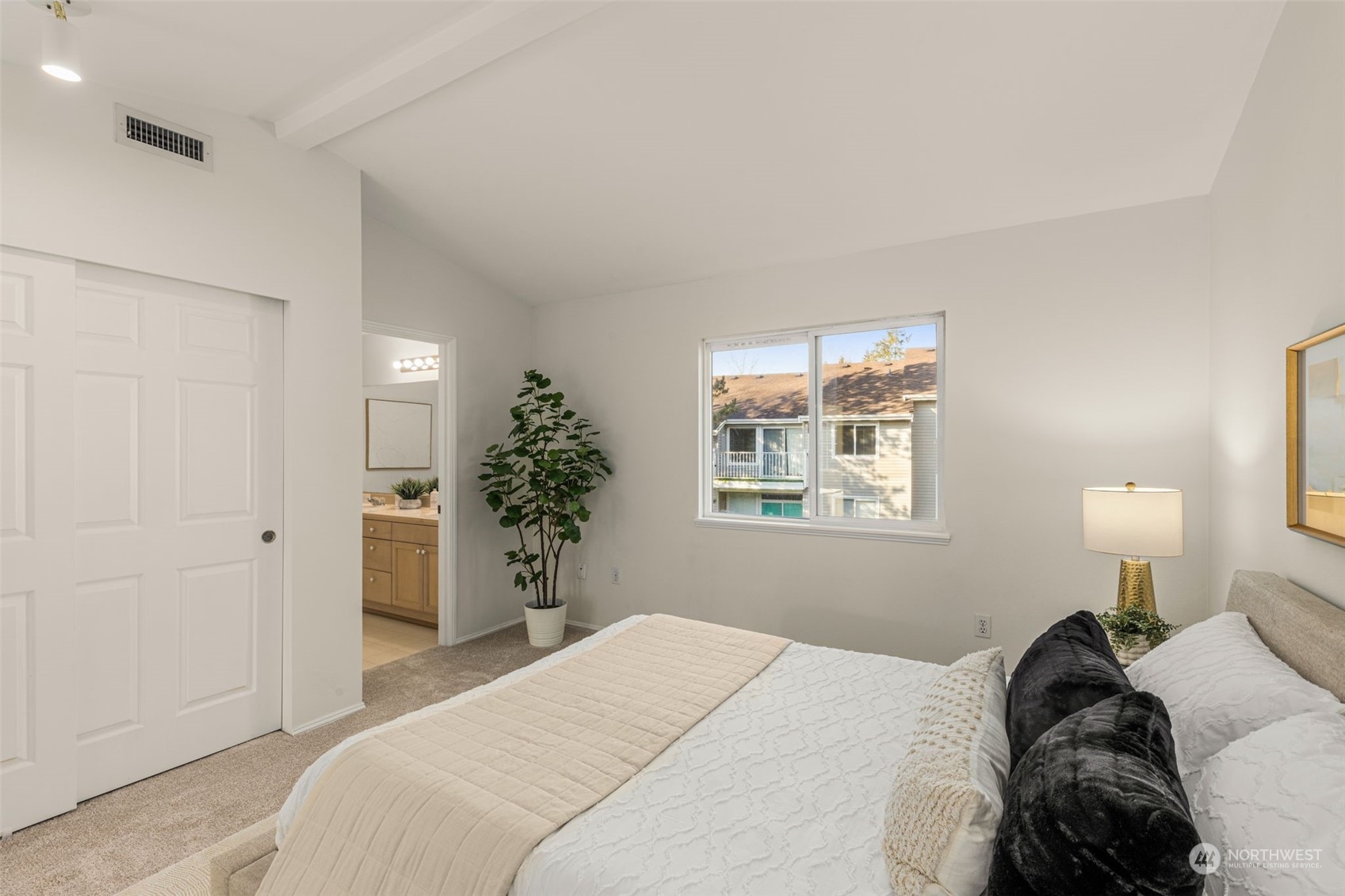 25235 SE Klahanie Boulevard Unit: J302