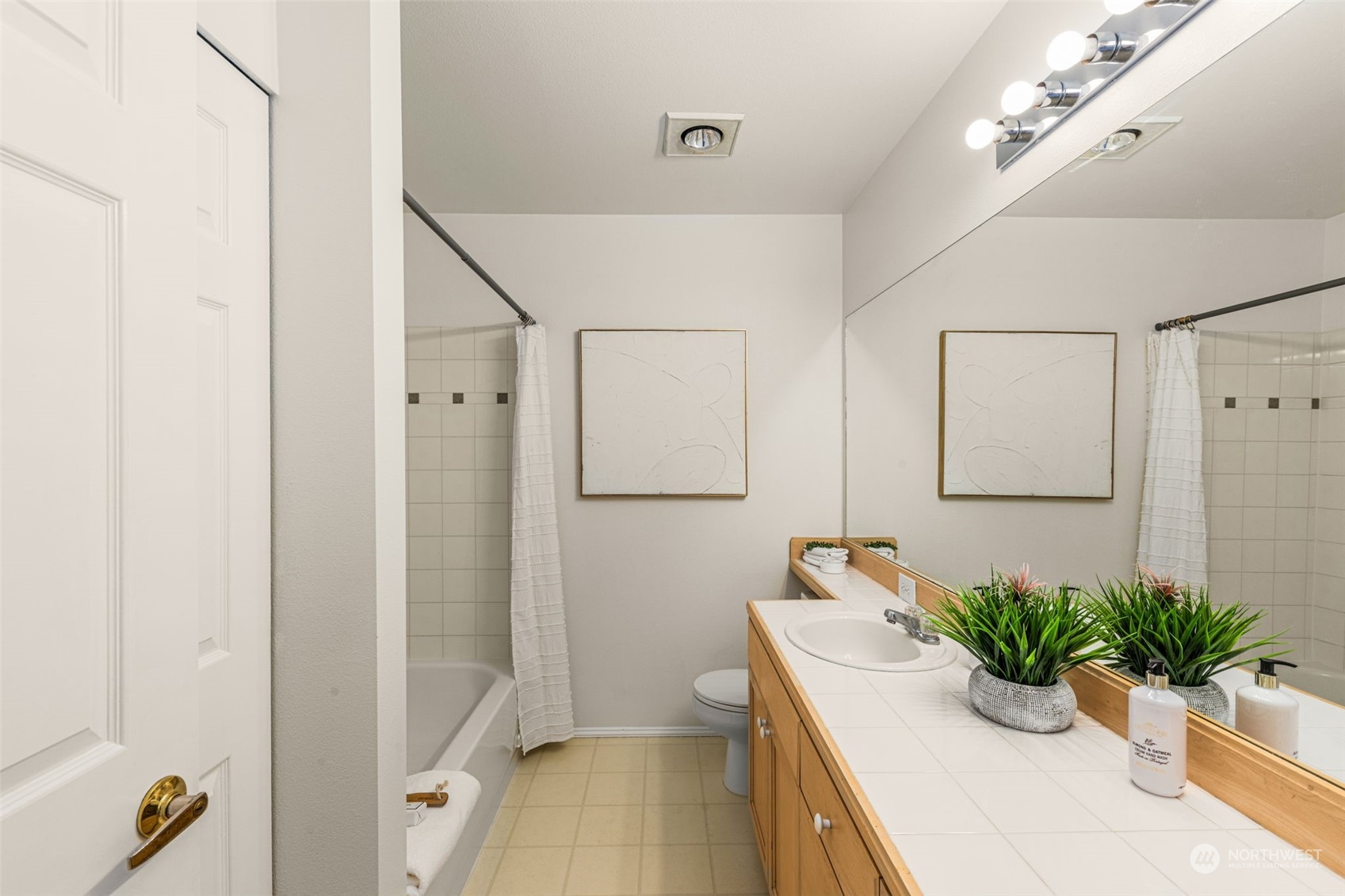 25235 SE Klahanie Boulevard Unit: J302