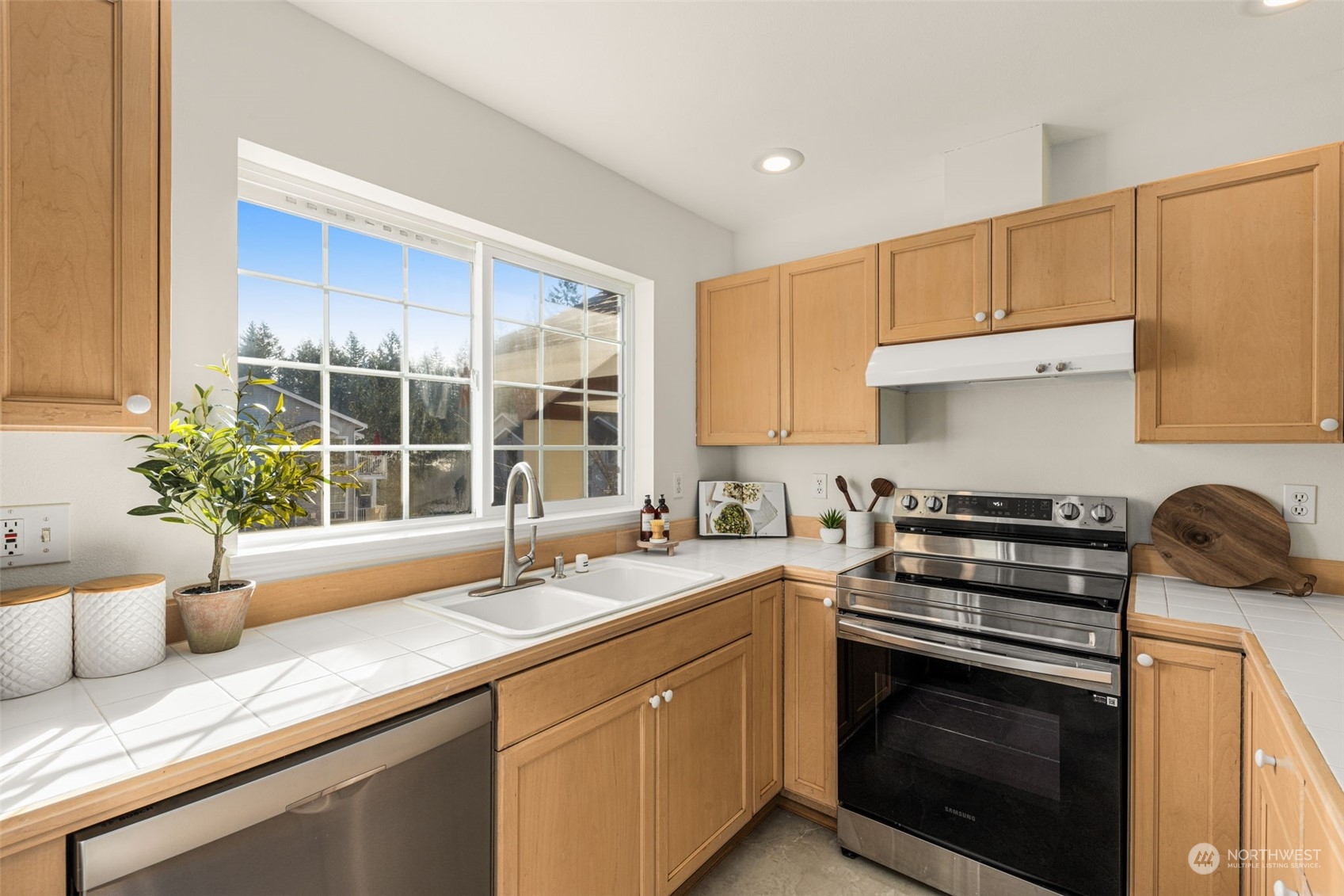 25235 SE Klahanie Boulevard Unit: J302