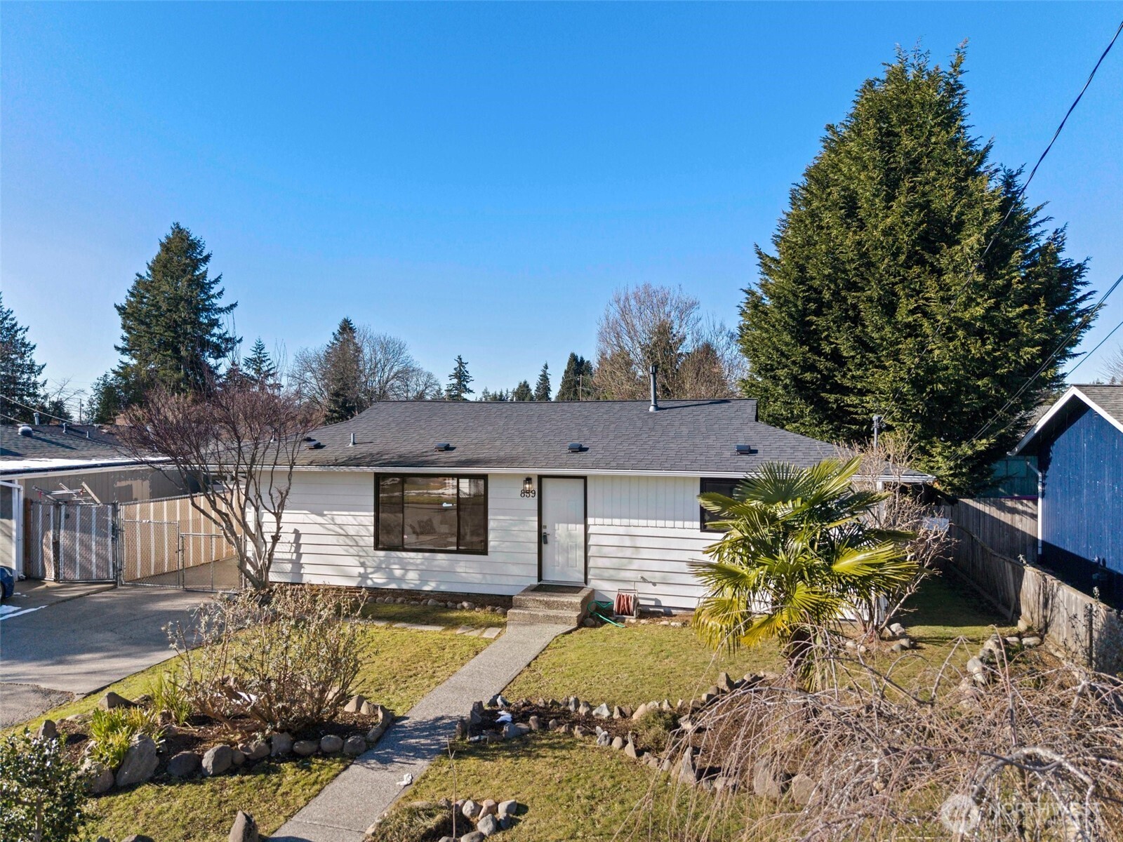 859 Redmond Avenue NE
