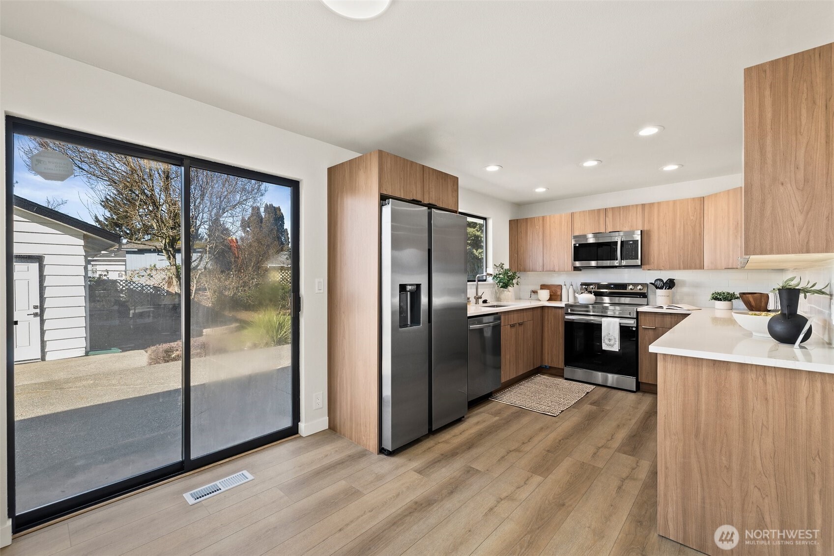 859 Redmond Avenue NE