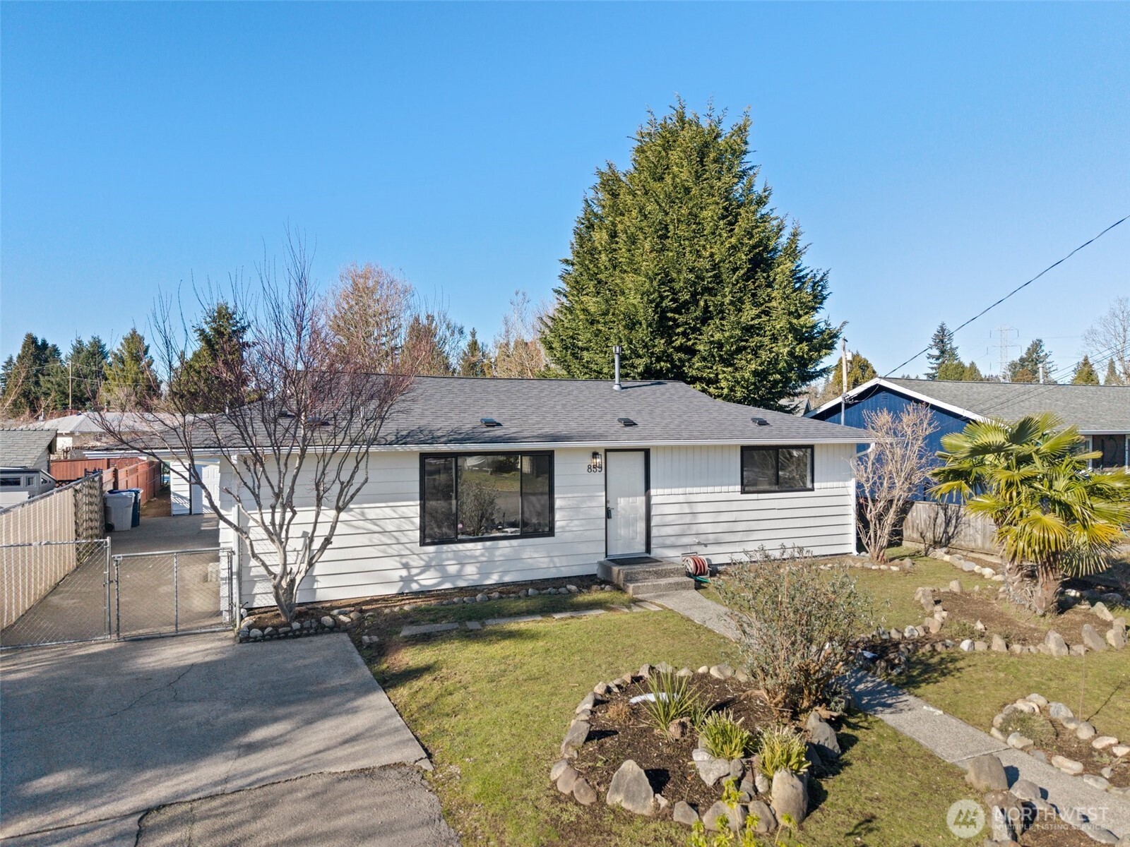 859 Redmond Avenue NE