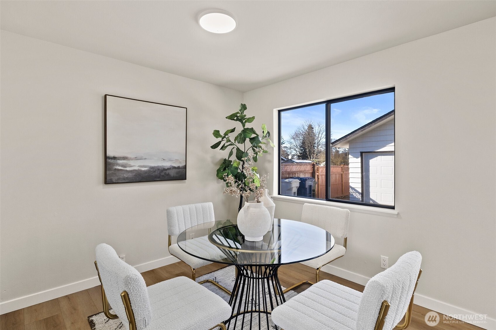 859 Redmond Avenue NE