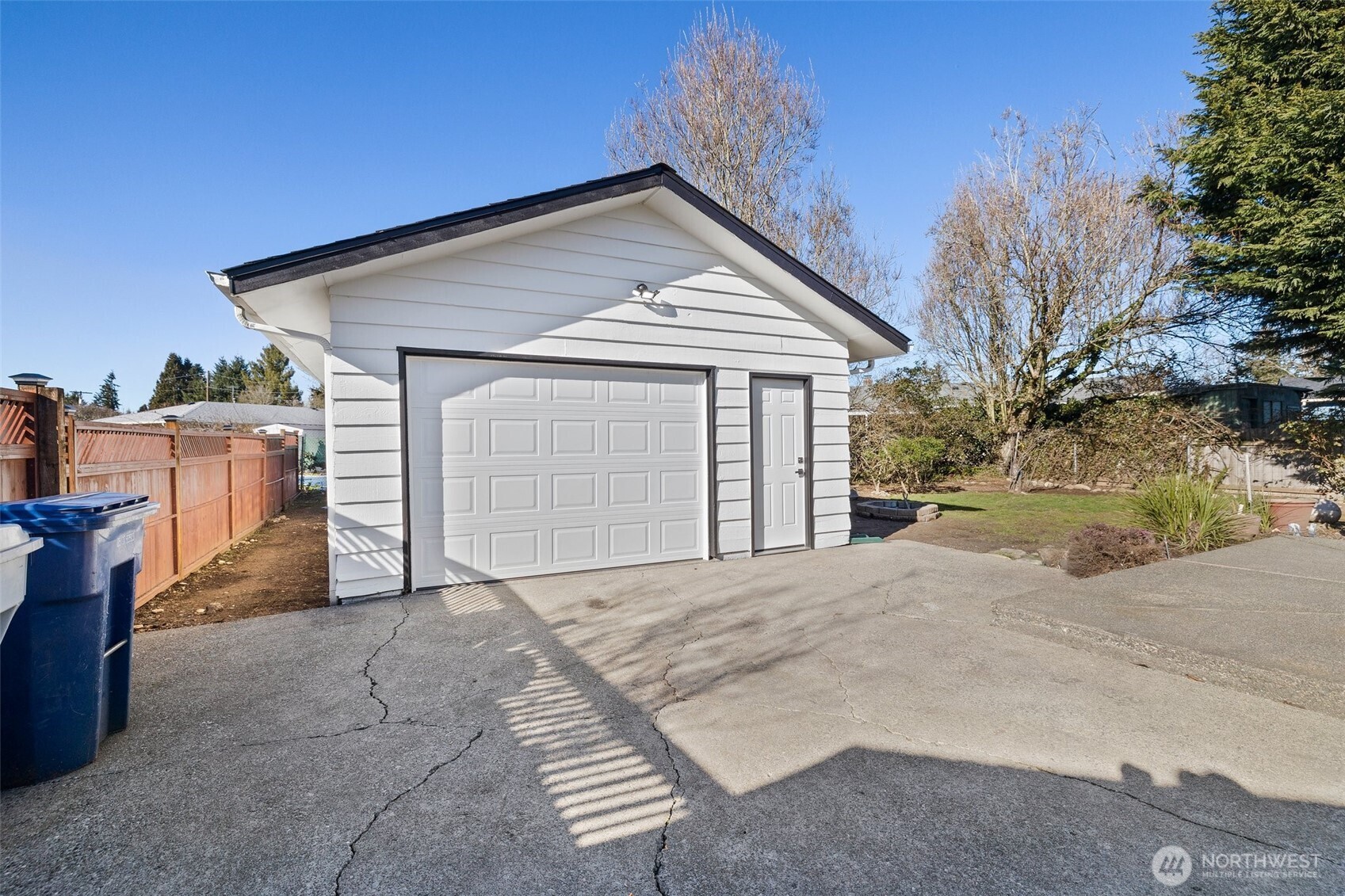 859 Redmond Avenue NE