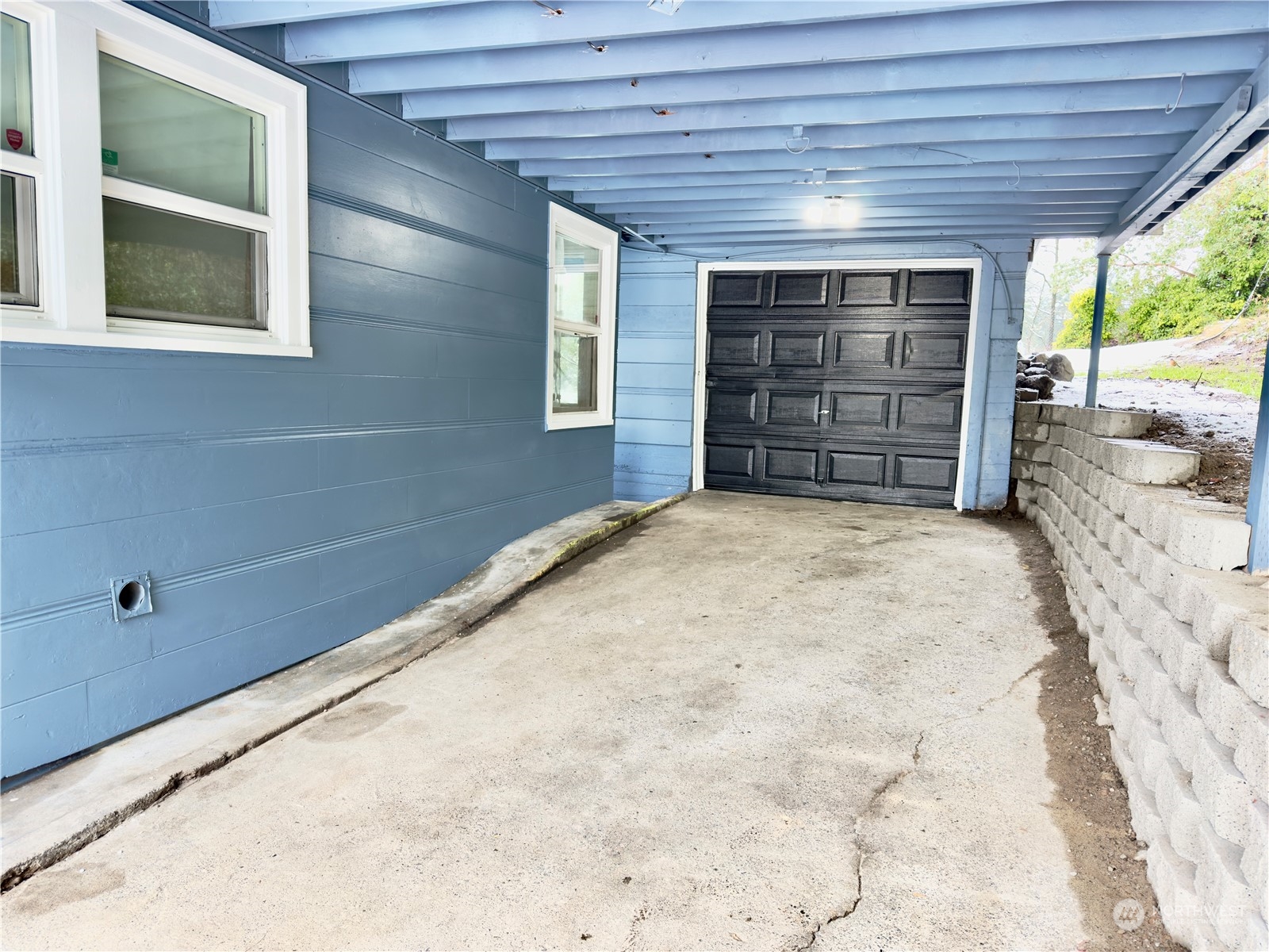 1113 Dill Way W