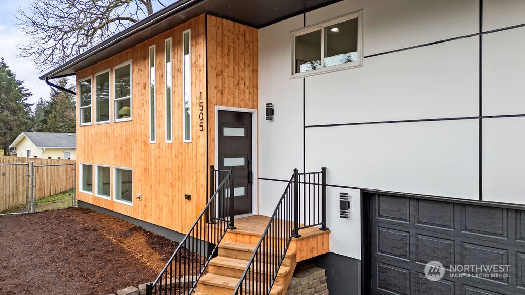 1505 155th Street E