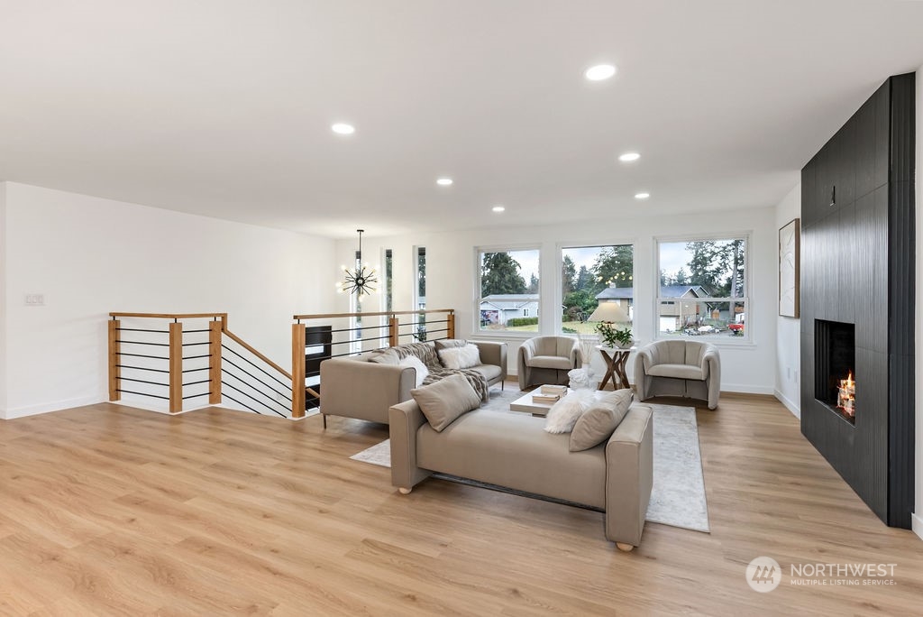 1505 155th Street E