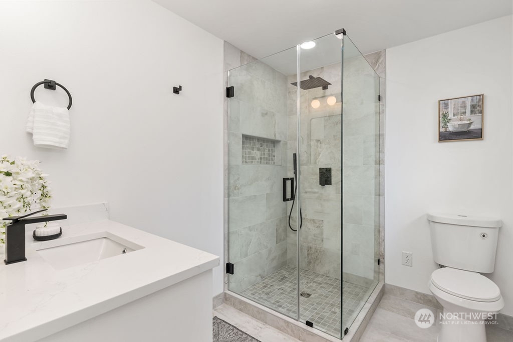 1505 155th Street E
