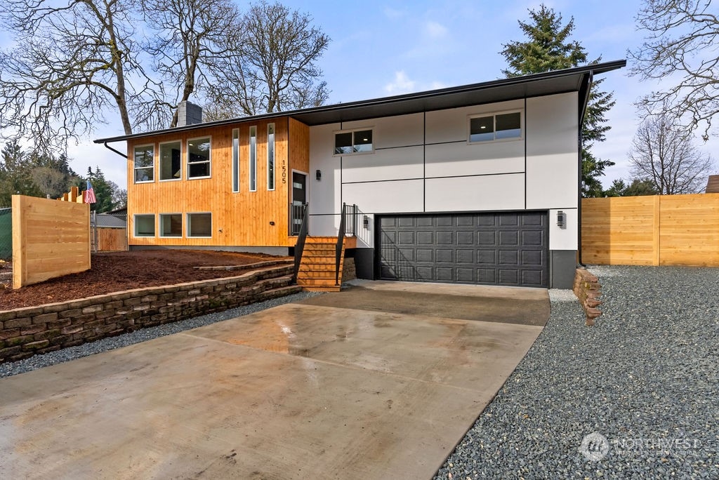 1505 155th Street E