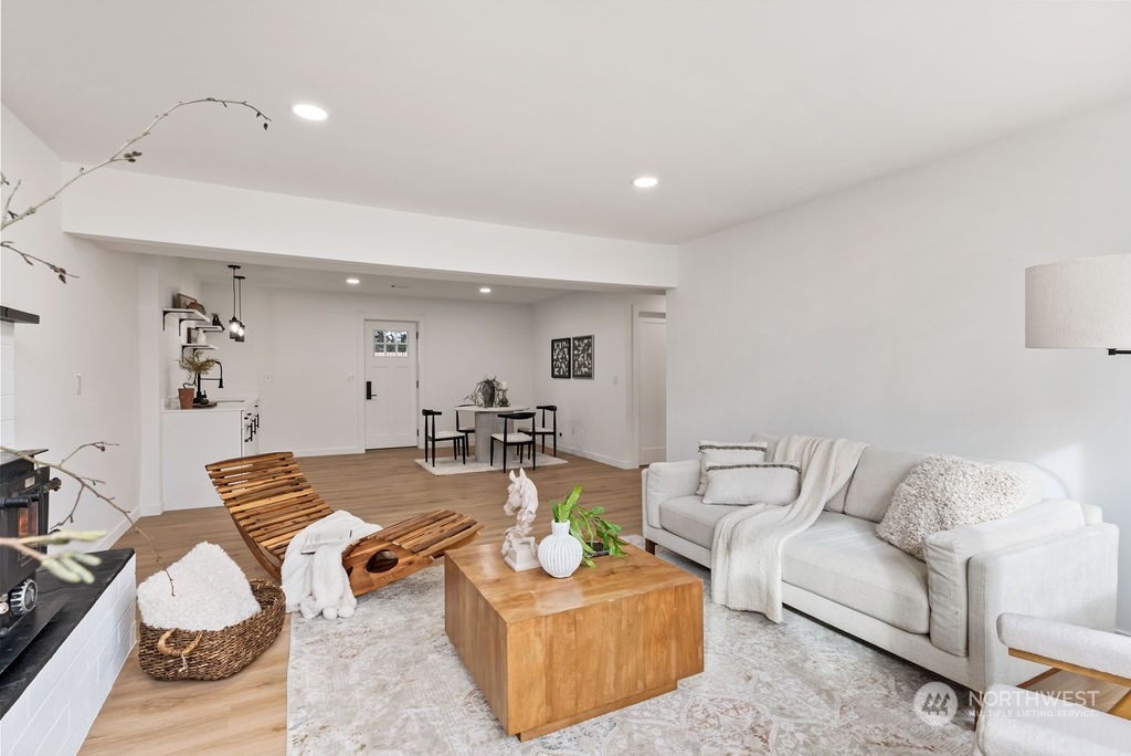 1505 155th Street E