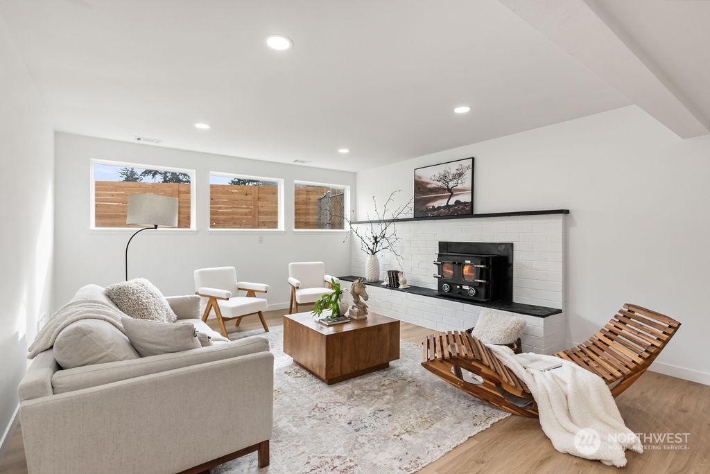 1505 155th Street E