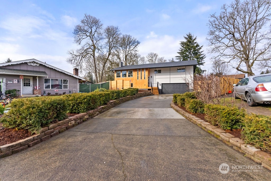 1505 155th Street E