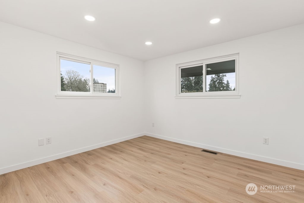 1505 155th Street E