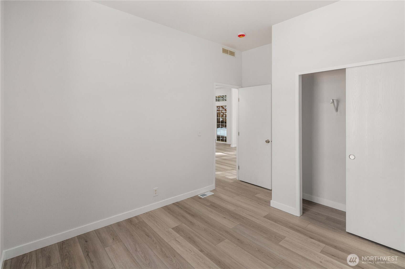 110 W Puyallup Drive