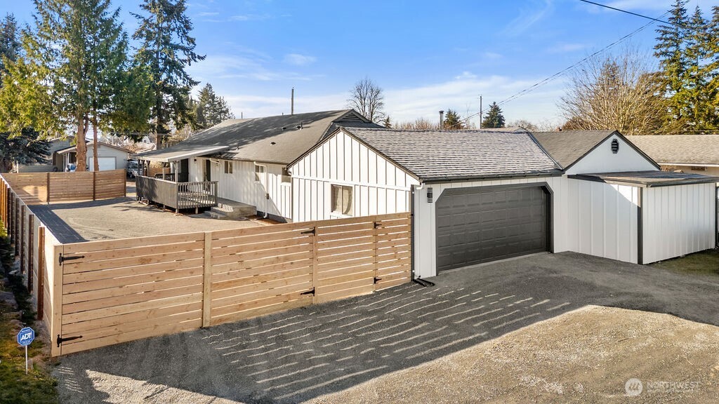 823 S 74th Street