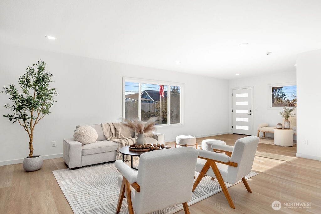 823 S 74th Street