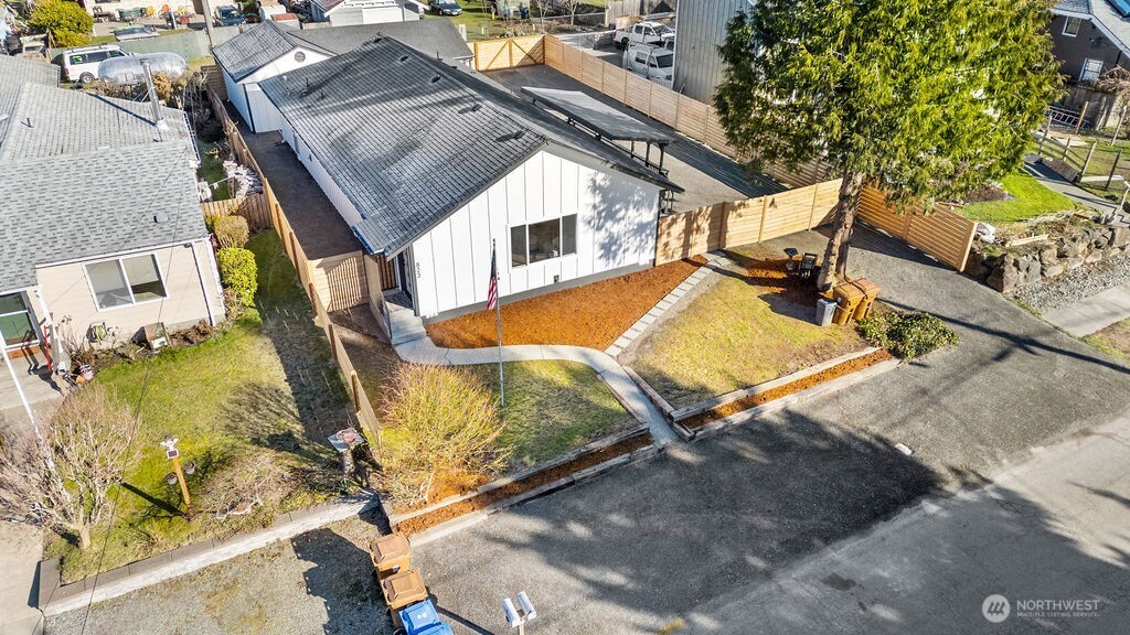 823 S 74th Street