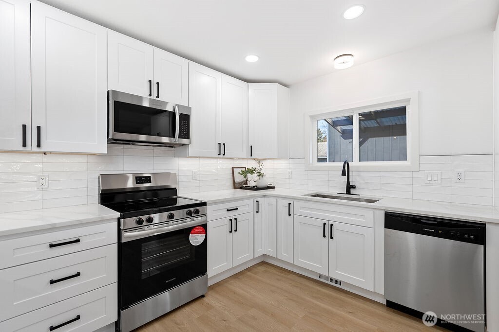 823 S 74th Street