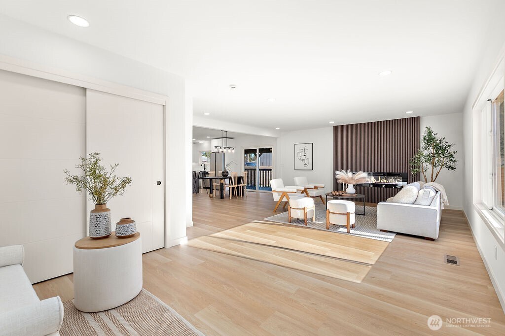 823 S 74th Street
