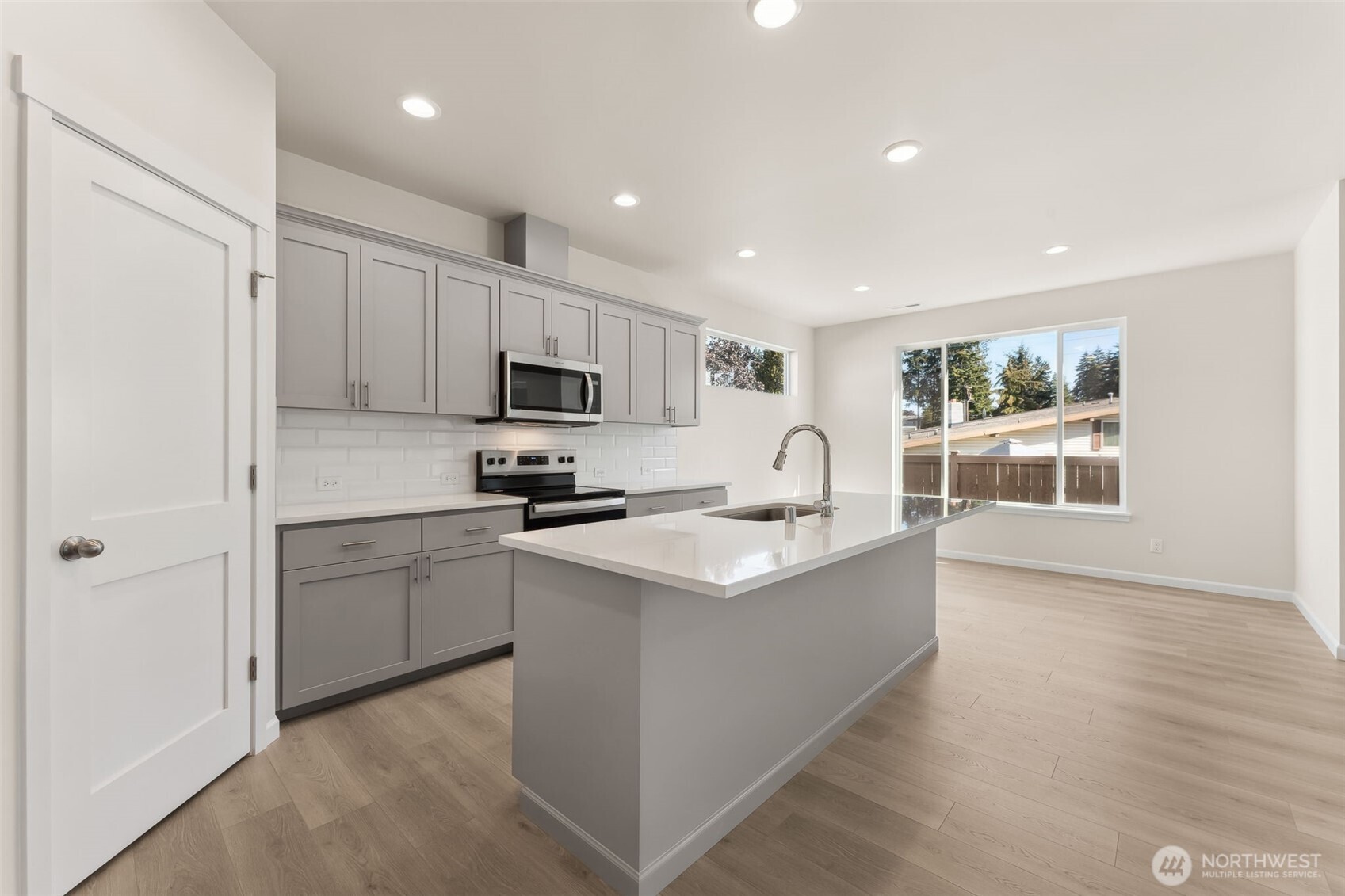 9444 Chief Leschi Street SE Unit: 28