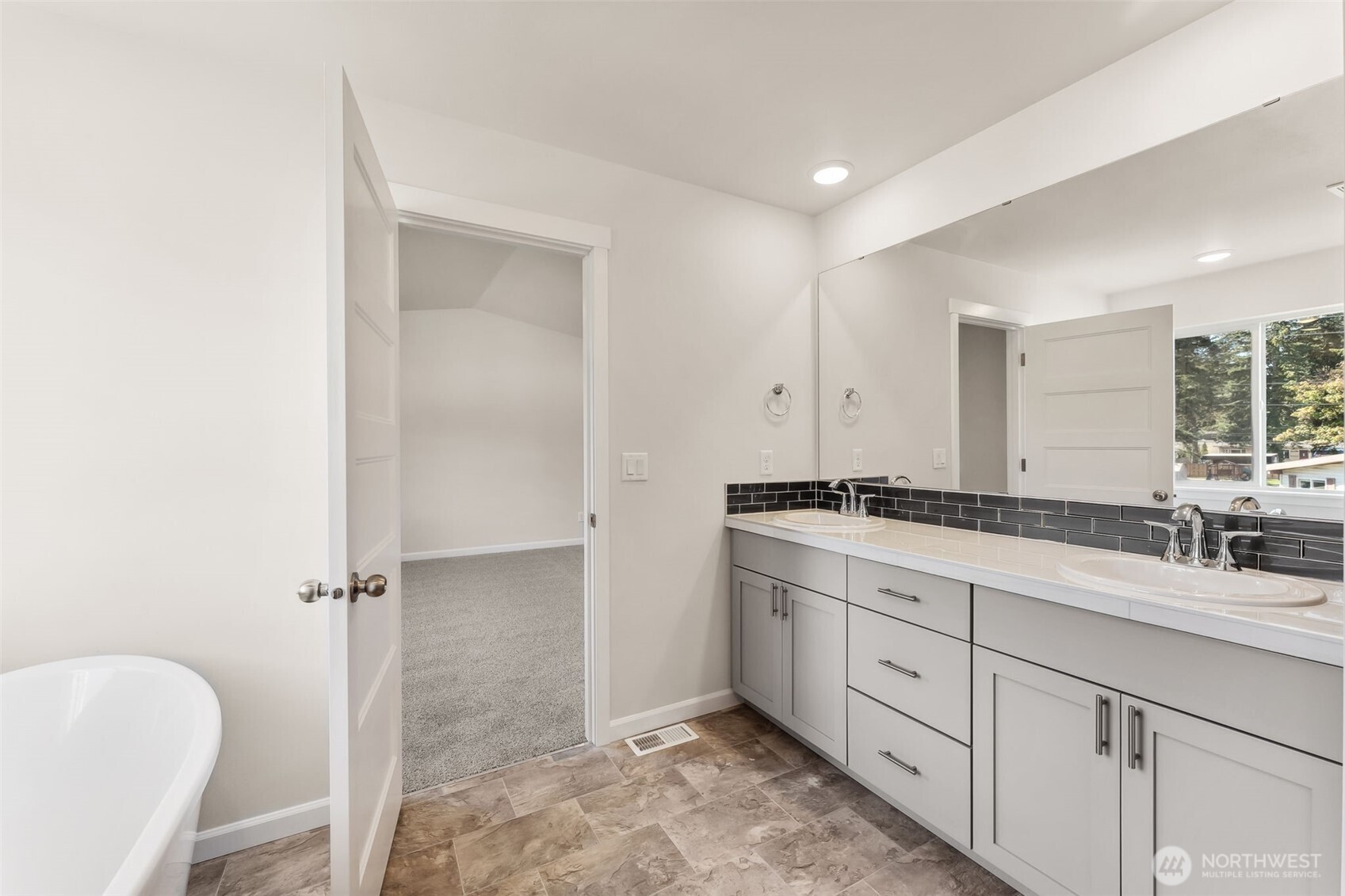 9444 Chief Leschi Street SE Unit: 28