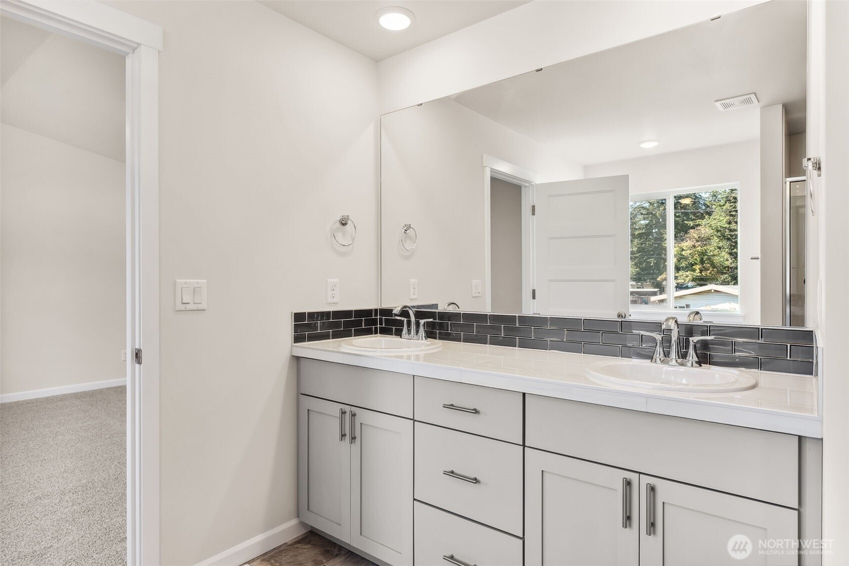 9444 Chief Leschi Street SE Unit: 28
