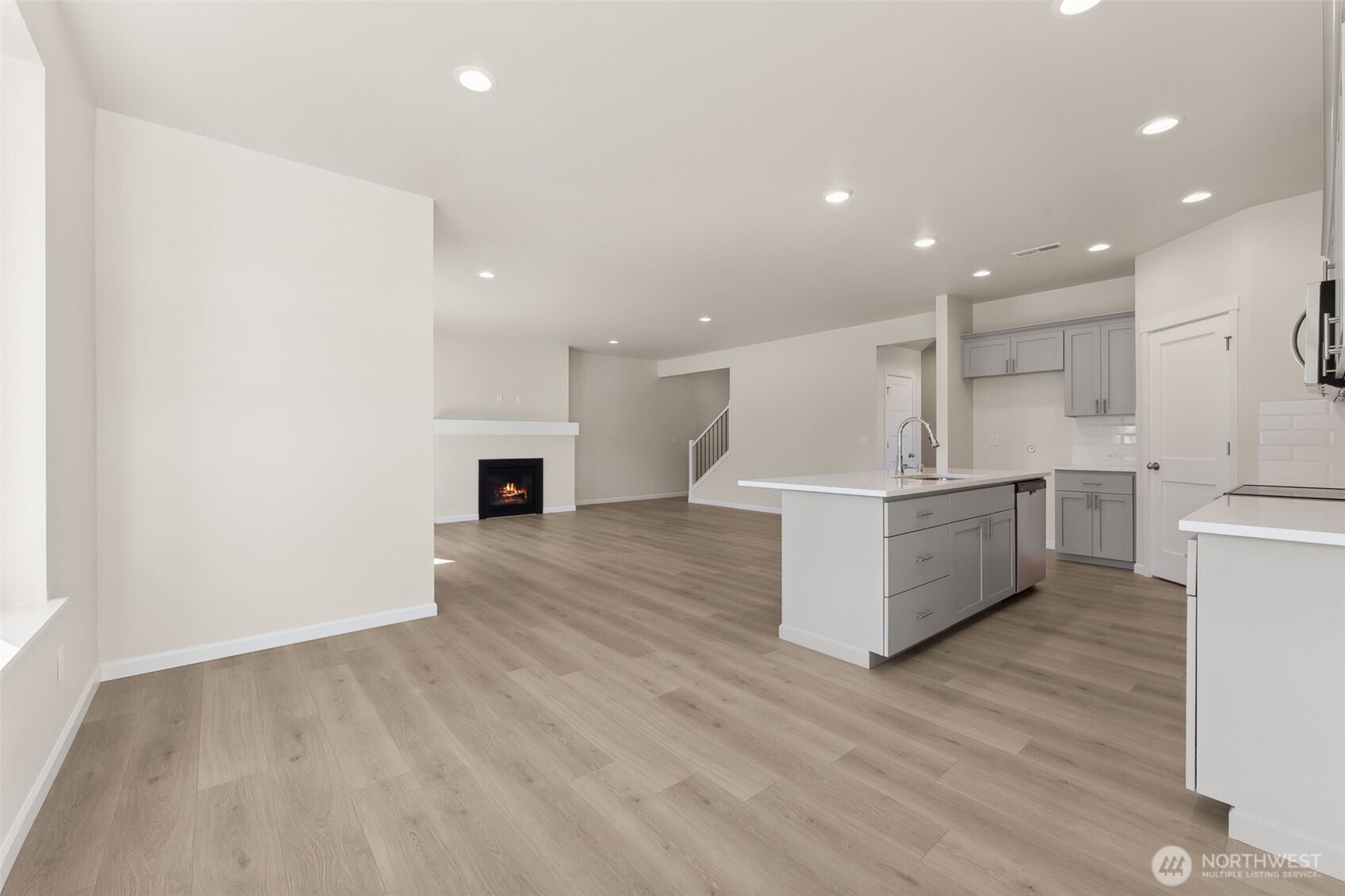 9444 Chief Leschi Street SE Unit: 28