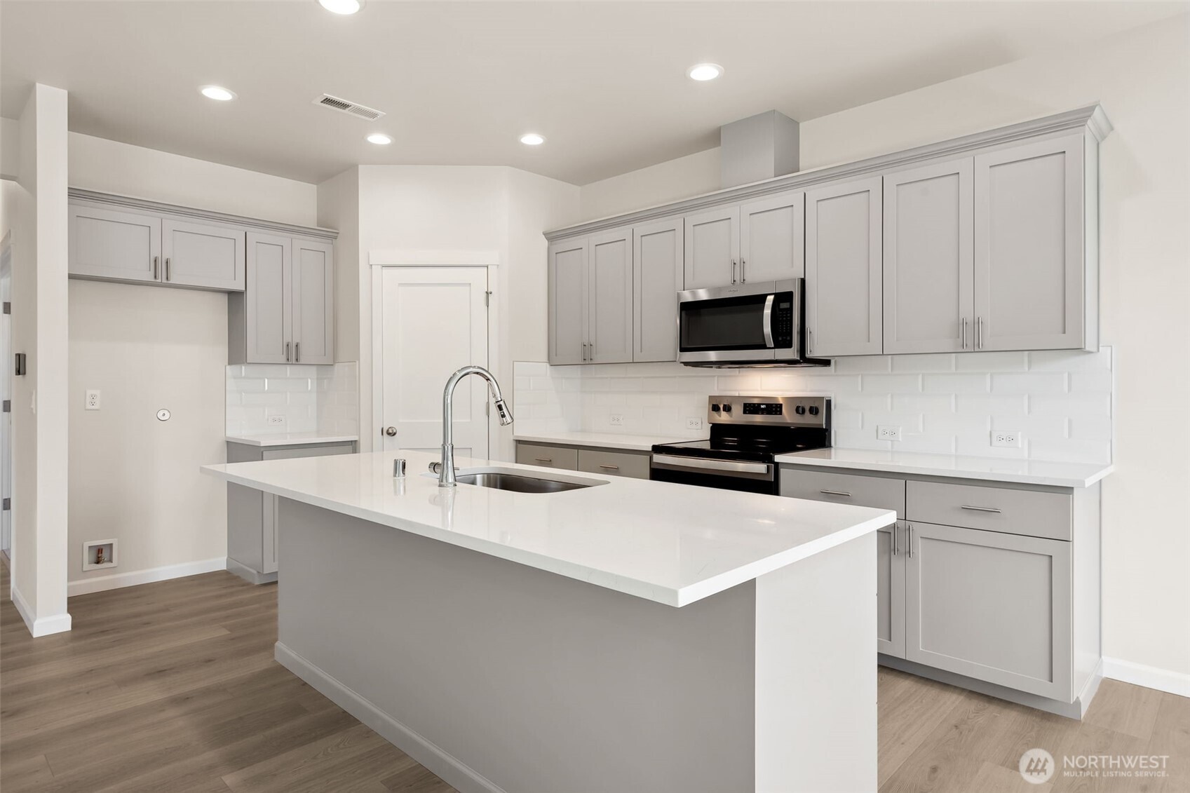 9444 Chief Leschi Street SE Unit: 28