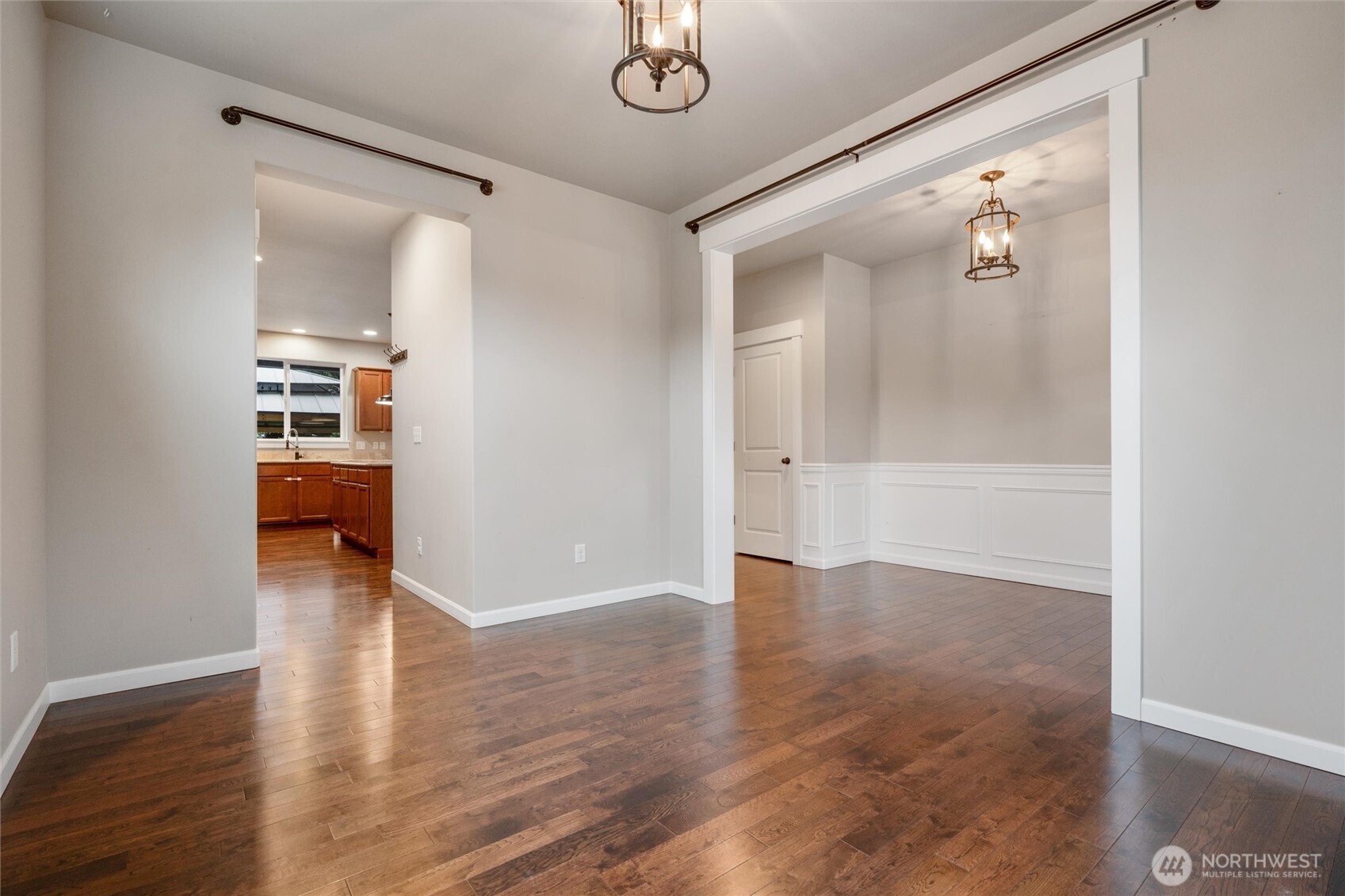 2638 NE Noll Valley Loop