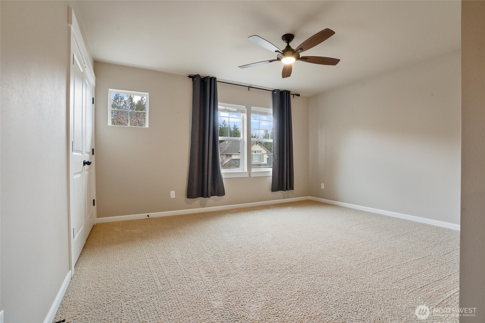 2638 NE Noll Valley Loop