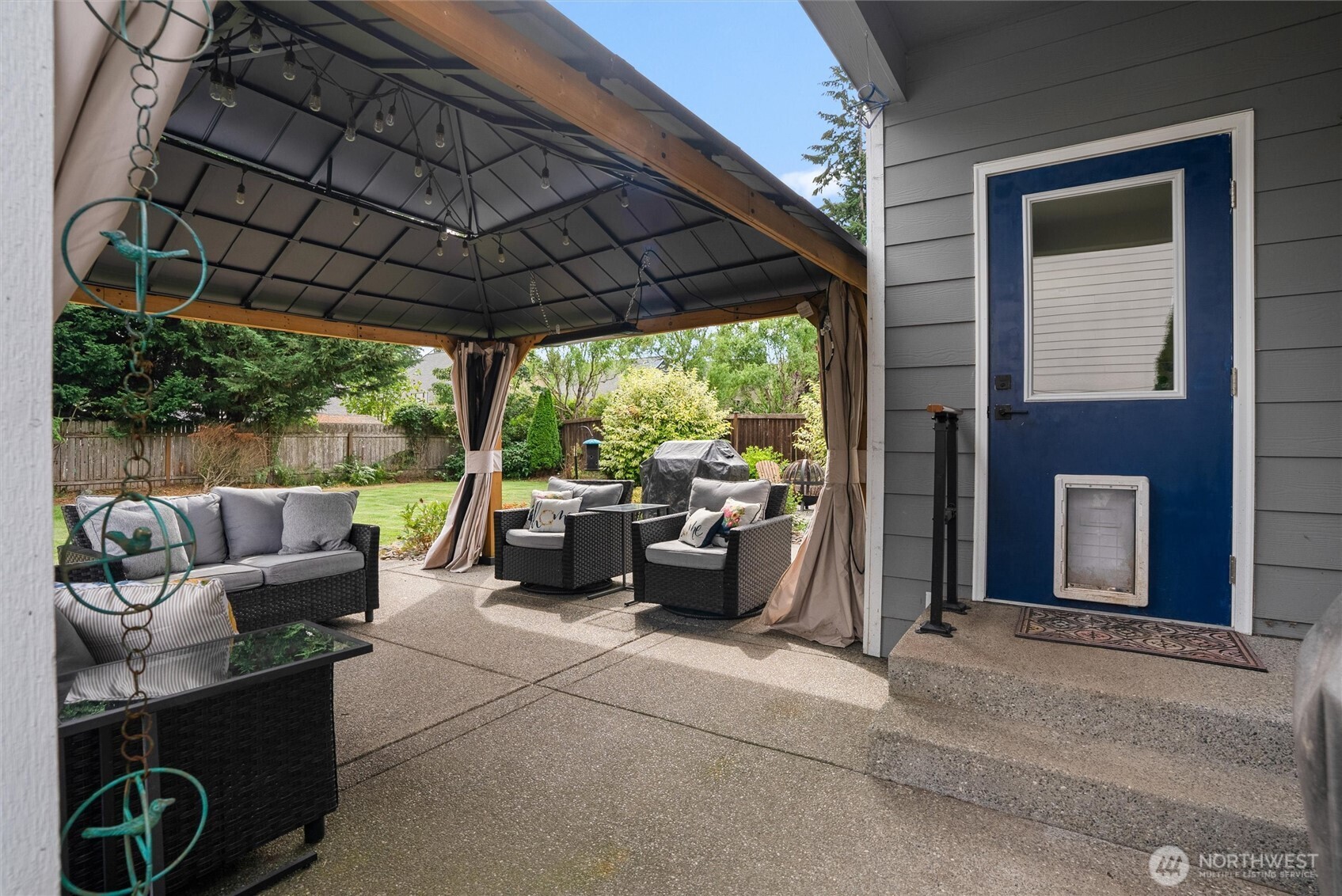 2638 NE Noll Valley Loop