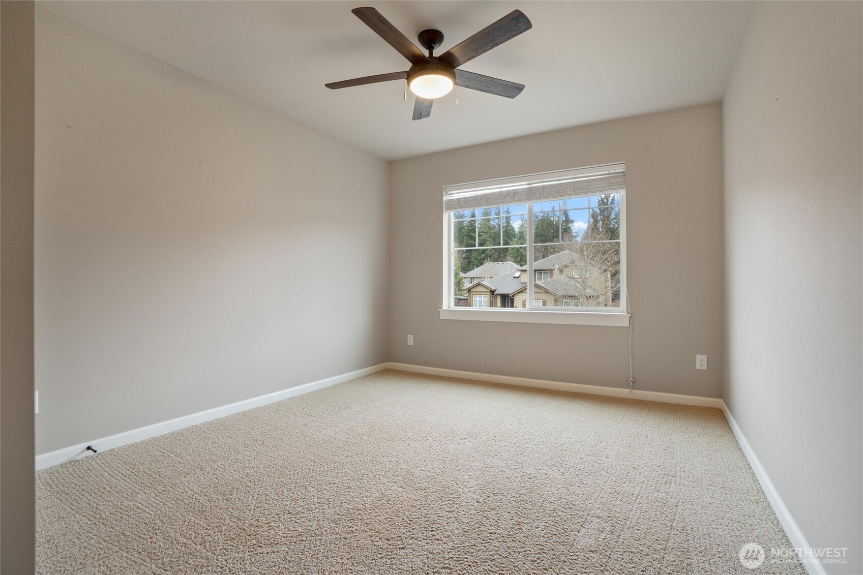 2638 NE Noll Valley Loop