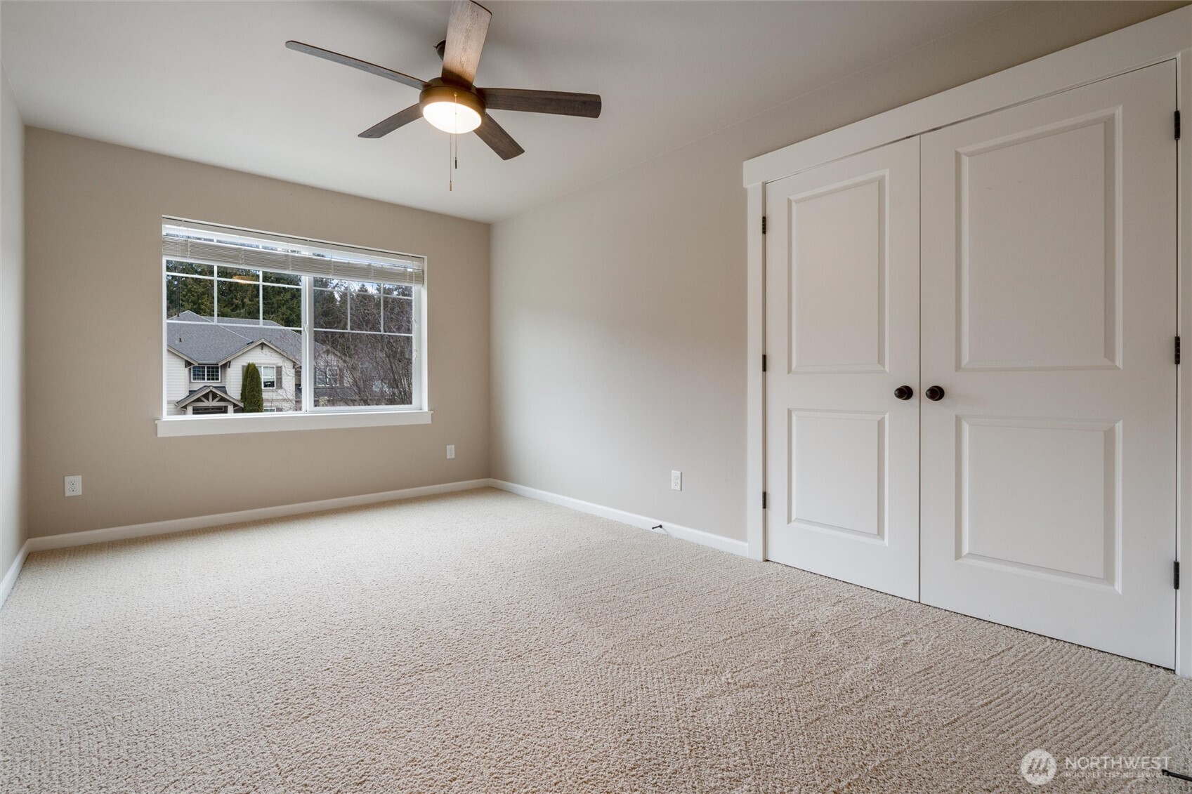 2638 NE Noll Valley Loop