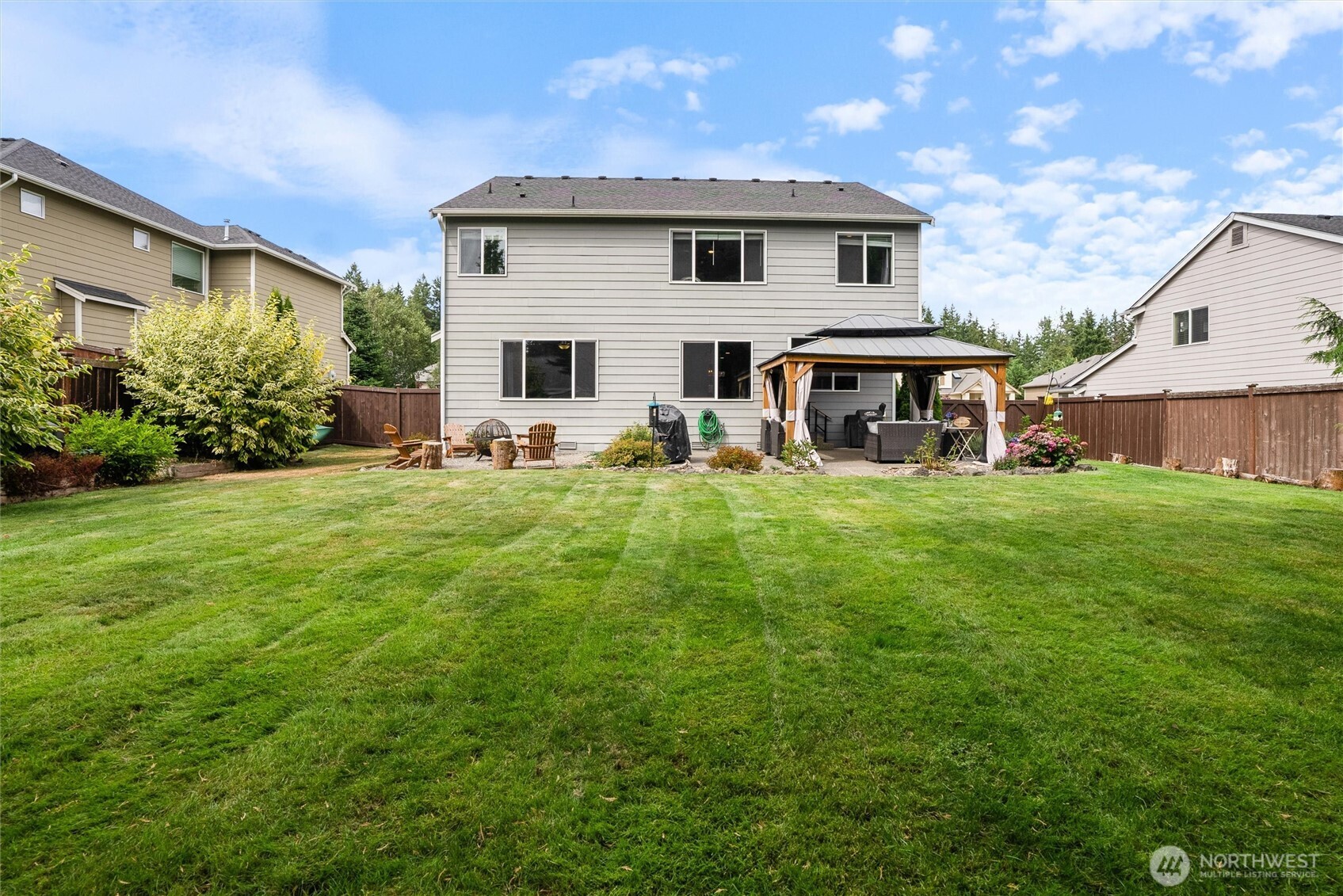 2638 NE Noll Valley Loop