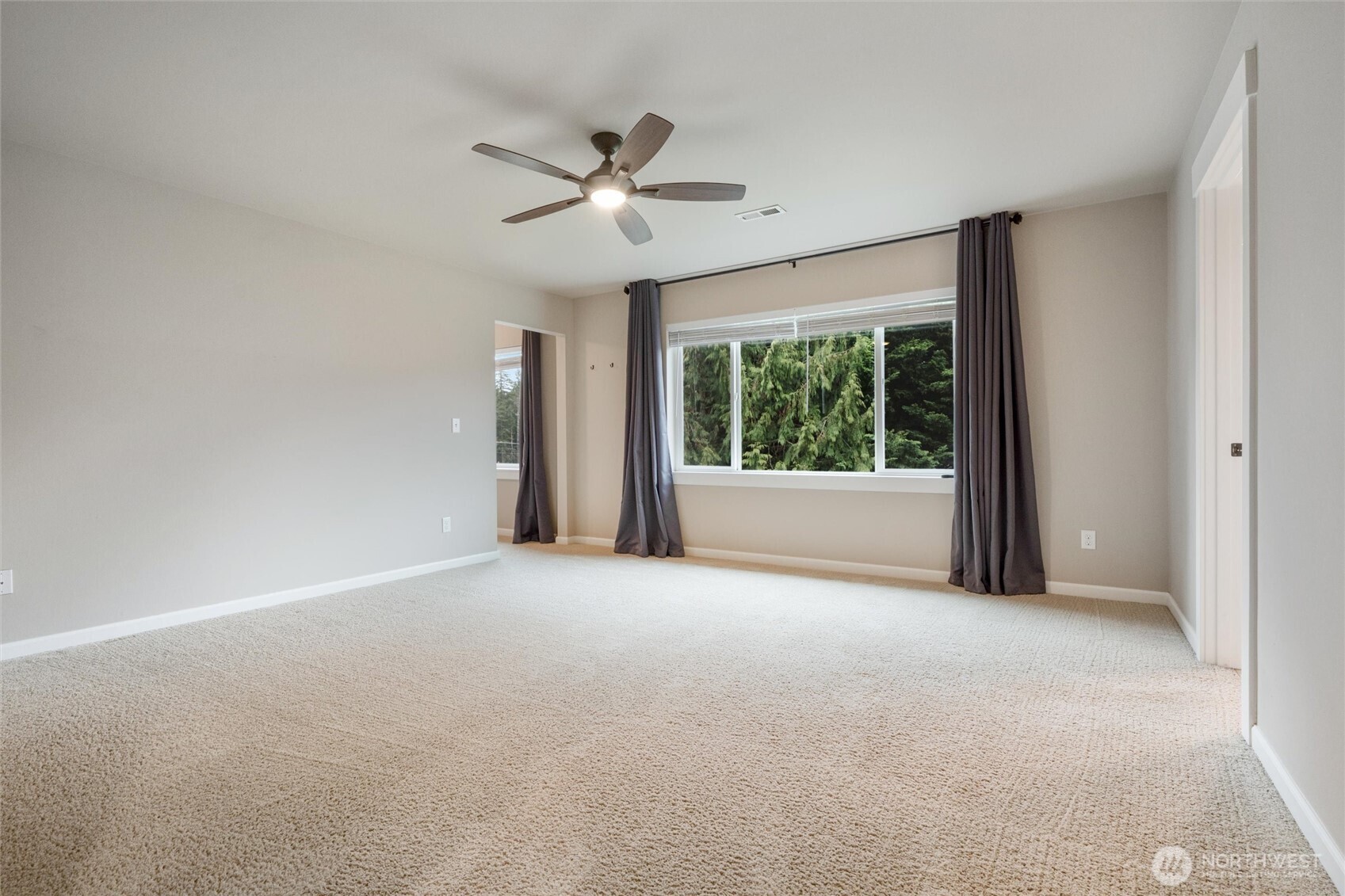 2638 NE Noll Valley Loop