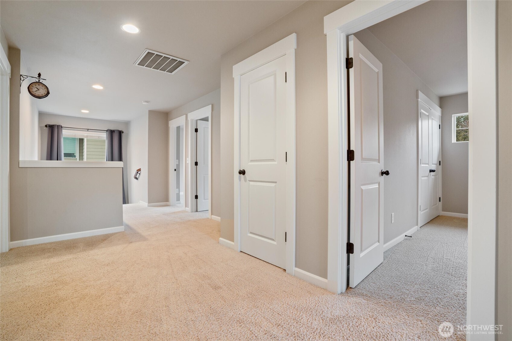 2638 NE Noll Valley Loop