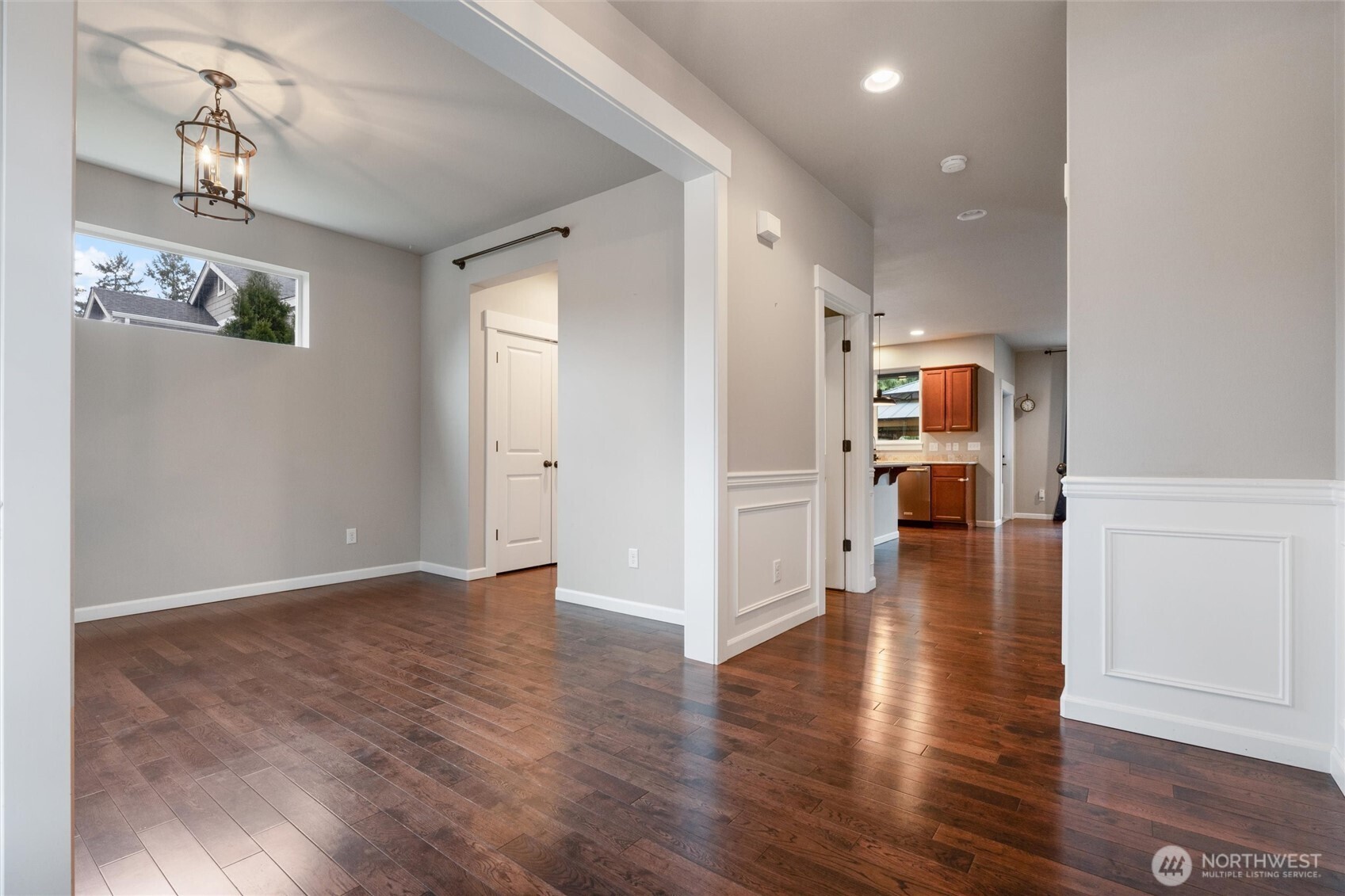 2638 NE Noll Valley Loop